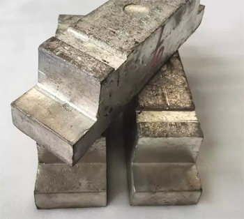 слиток титановый не обязательно должен иметь правильную форму, так как она в любом случае изменится