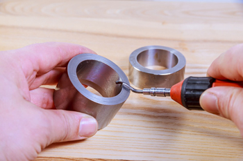 многие операции доводки и по сей день выполняют вручную