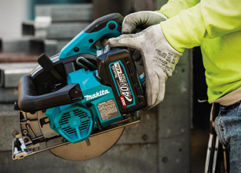 электромеханические пилы в разы превосходят ручные в скорости