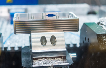 благодаря фрезерованию фасонных поверхностей получаются детали со сложными контурами