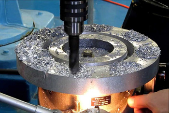 фрезерование фланца возможно даже в том случае, когда объект крупногабаритный