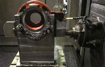 при фрезеровке чугуна трудно избежать эффекта крошения