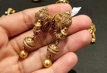 гальванопластика металла эффектно проявляет себя и в создании украшений