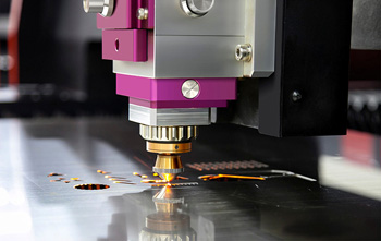 газодинамической лазерной резкой можно обрабатывать любые металлы