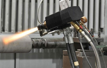 при газодинамическом цинковании металла раскаленные частицы цинка вылетают из сопла со скоростью не менее 600 м/с