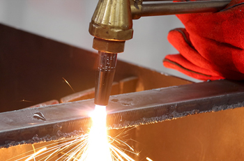 газокислородная резка металла в ручном режиме