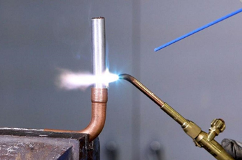 газовая сварка получила такое название, потому что основной рабочей средой для нее становится газ