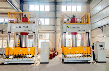 даже мощные гидравлические прессы работают очень плавно и аккуратно