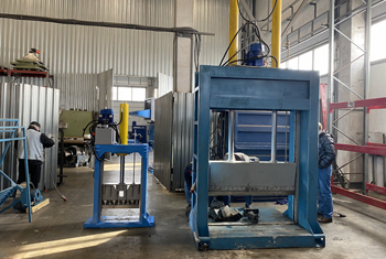 в мире гильотинных ножниц встречаются свои карлики и гиганты