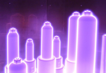 процесс ионно-плазменного напыления на металлоизделия