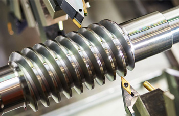 в изготовлении запчастей для станков ведущую роль играет токарно-фрезерная обработка