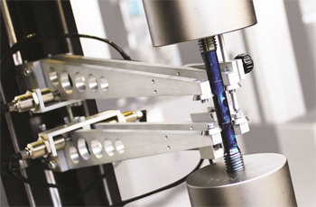 анализ металла при помощи измерителя предела текучести