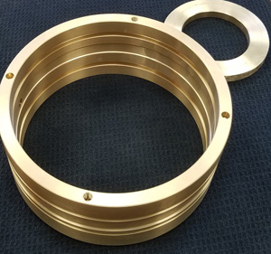 бронзовые литые кольца хорошо переносят любую обработку, в том числе сверление отверстий
