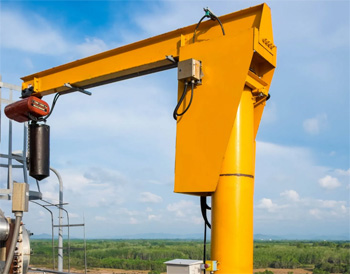 консольные краны работают не только в помещениях, но и на открытых пространствах