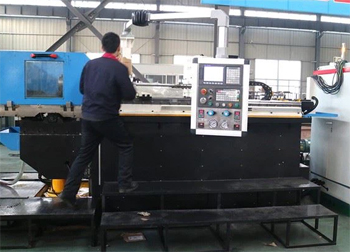 работа за координатно-сверлильным станком