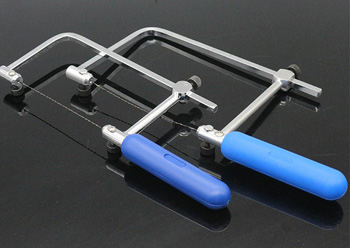 особенность копировальных пил - очень тонкое нитевидное полотно