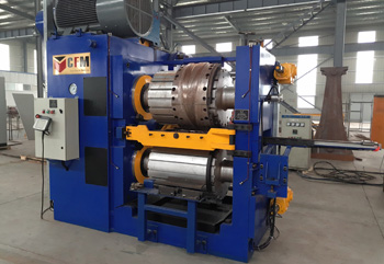 основной рабочий узел ковочных вальцов - два массивных цилиндра