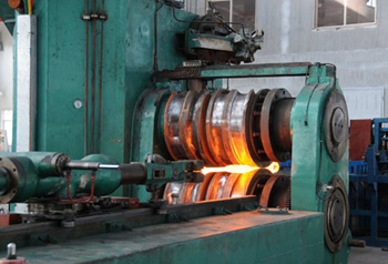 ковочные вальцы в процессе преображения заготовки в деталь