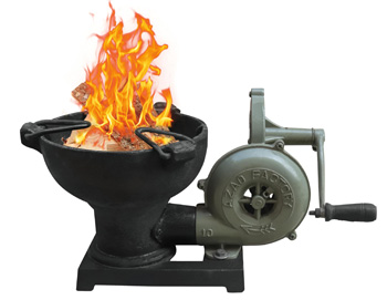 классические кузнечные горны и сегодня походят на оборудование предков современных мастеров