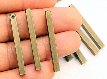 квадрат бронзовый - совсем не обязательно крупное изделие