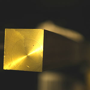 квадрат латунный может содержать от 5 до 45 процентов цинка в составе