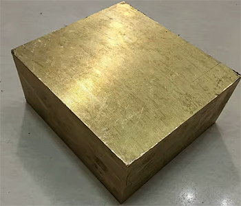 благодаря резке латунный квадрат можно превратить в куб или брусок