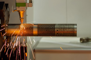 высокоточная лазерная резка труб вполне может заменить перфорацию