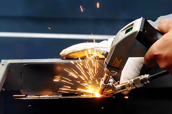 даже ручная лазерная сварка - высокоскоростная операция