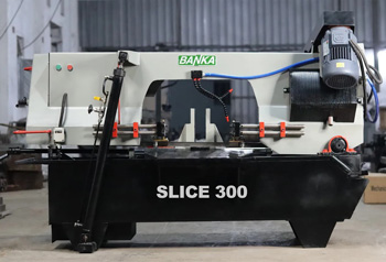 ленточнопильные станки могут быть габаритными и относительно компактными