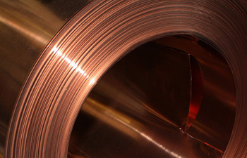 лист бронзовый поставляют не только в картах, но и в рулонах