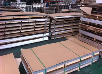 склад титанового листа: изделия упакованы и готовы к отгрузке