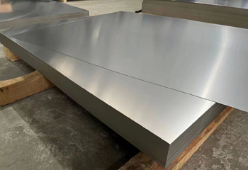 титановый лист со шлифованной и полированной поверхностью