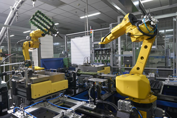 в качестве литейного оборудования сегодня всё чаще используется робототехника