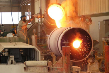 литые заготовки бронзовые цилиндрической формы чаще всего производят в оборудовании-центрифуге