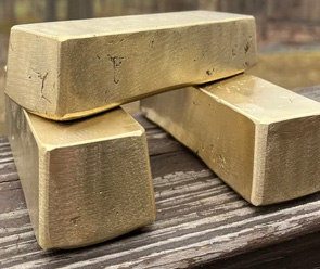 простейшие литые заготовки из бронзы - слитки или чушки