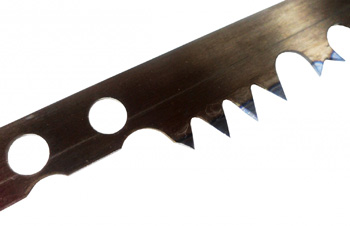 в полотнах лучковых пил предусмотрено всё для быстрой и качественной резки