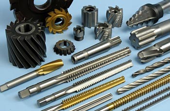 к металлорежущему инструменту относятся резцы, развертки, фрезы и другие приспособления