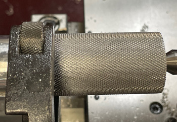 главные задачи накатки рифления - улучшить сцепление поверхности и наделить ее противоскользящим эффектом