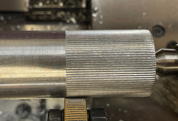 накатывание рифления с рисунком из параллельных насечек