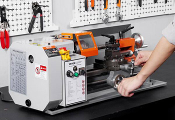 настольные токарные станки подходят для ручной обработки деталей небольших размеров