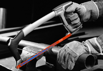 в опытных руках ножовки - маневренный и эффективный инструмент