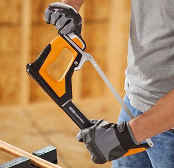 особая форма рукояти делает ножовки очень удобным инструментом