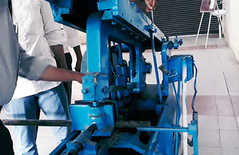 ножовочные станки легко поддаются ремонту, а запасные части к ним всегда в наличии