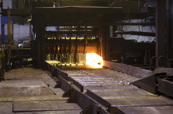 обжимные станы превращают бесформенные куски металла в заготовки для будущей прокатки