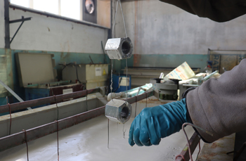 оборудование для цинкования методом электролиза работает по принципам гальваники