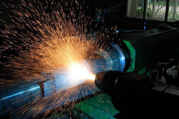 оборудование для электродуговой металлизации работает с электричеством и сжатым воздухом