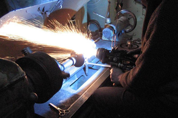 оборудование для электродуговой металлизации наносит цинк методом напыления