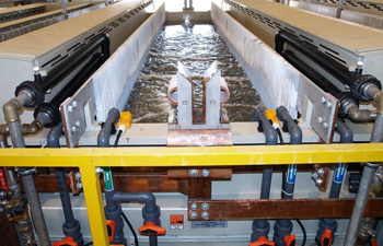 оборудование для гальванического цинкования в процессе работы