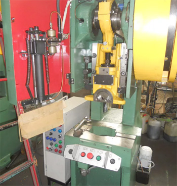 обработка на кривошипно-шатунных прессах использует вращение, чтобы превратить его в возвратно-поступательное движение обработка на кривошипно-шатунных прессах использует вращение, чтобы превратить его в возвратно-поступательное движение