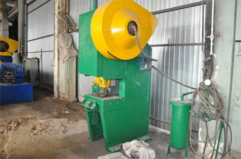 участок обработки на кривошипно-шатунных прессах не занимает много места в цехе участок обработки на кривошипно-шатунных прессах не занимает много места в цехе